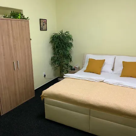 Alesta Apartament *